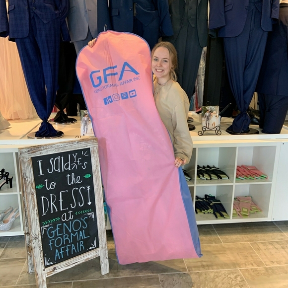 Check out my closet sale❤ Look for the 🔴 for items marked down to $1, $2 & $3 - Picture 10 of 16